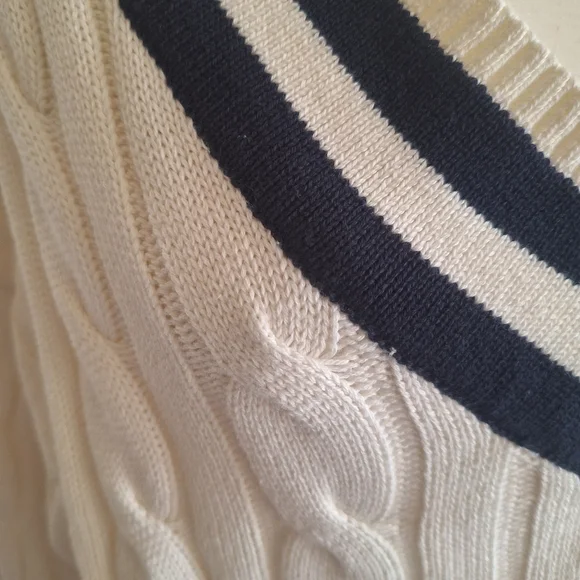 Primark Cream and Black V-Neck Cable Sweater Size L- New With Tags - Picture 2 of 10